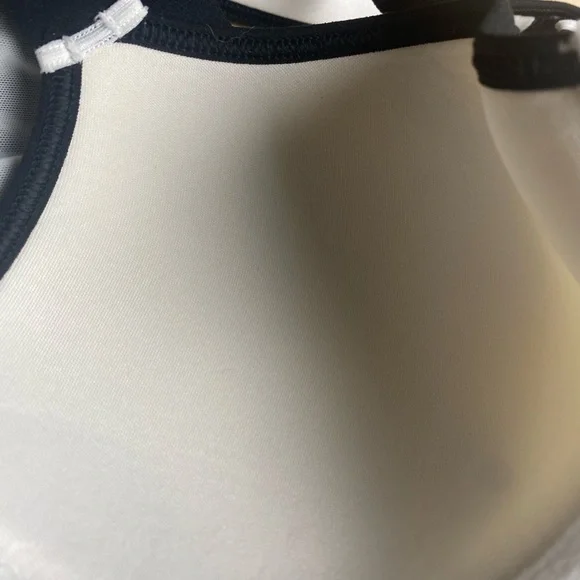 VSX Victoria’s Secret Sports Bra size 36B - Picture 5 of 7
